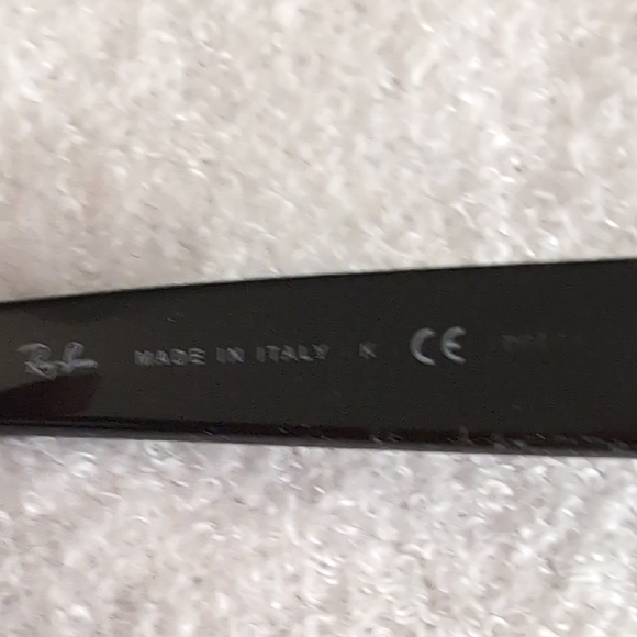 Ray-Ban Black Polarized Sunglasses with Case - Picture 2 of 3